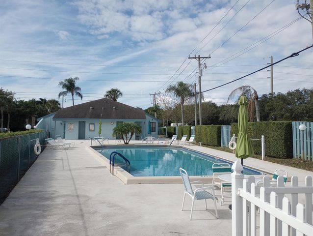 950 S KANNER Highway A21, Stuart, FL 34994