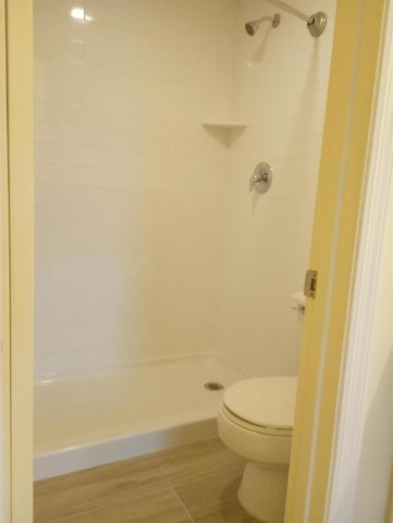 950 S KANNER Highway A21, Stuart, FL 34994
