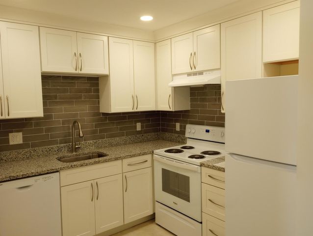 950 S KANNER Highway A21, Stuart, FL 34994