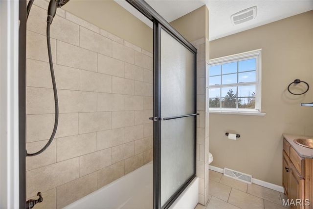 32262 Highway Ac, Lebanon, MO 65536