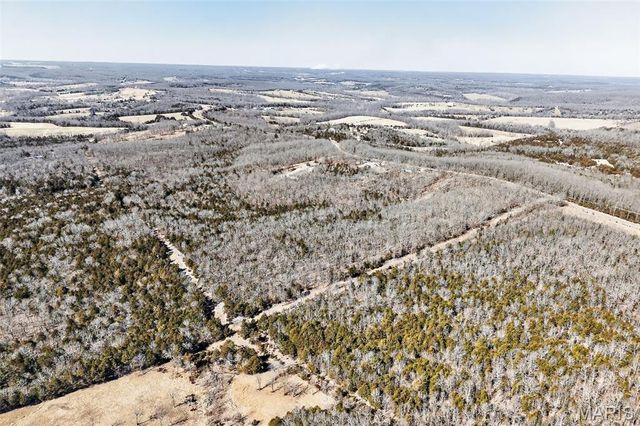 32262 Highway Ac, Lebanon, MO 65536