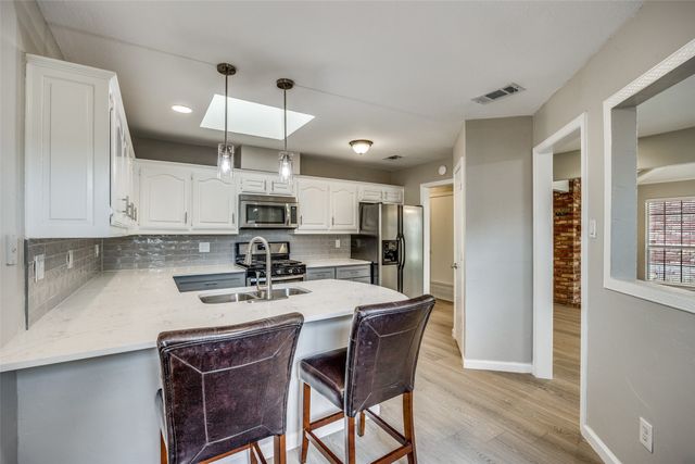 9519 Park Highlands Drive, Dallas, TX 75238