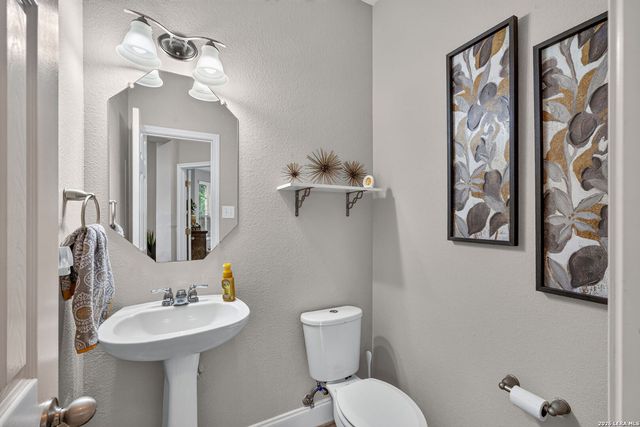 3319 VALLEY CRK, San Antonio, TX 78261