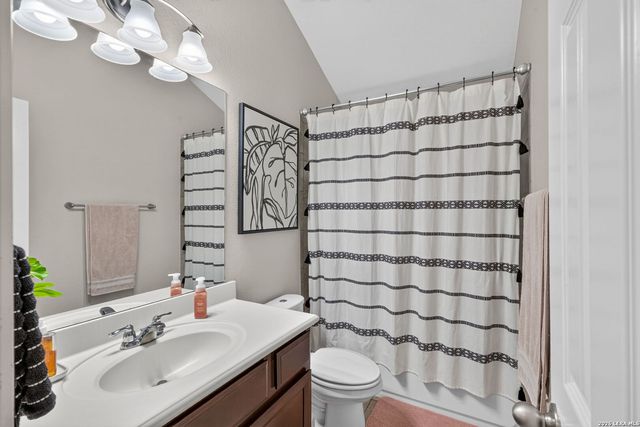 3319 VALLEY CRK, San Antonio, TX 78261