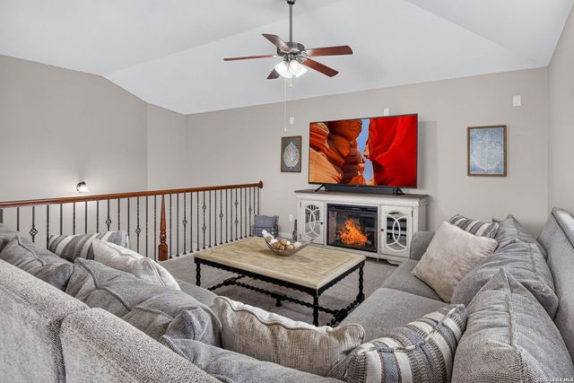 3319 VALLEY CRK, San Antonio, TX 78261