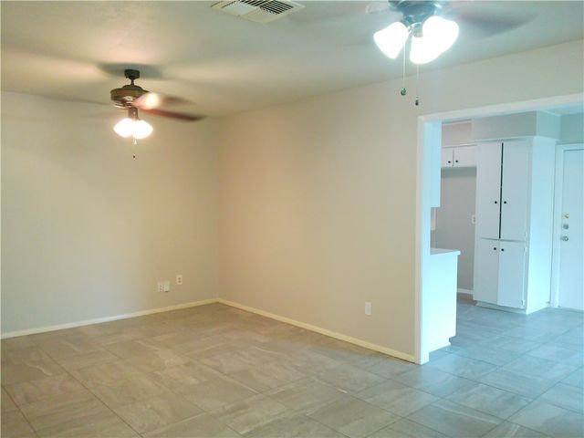 1902 Tara Dr, Corpus Christi, TX 78412