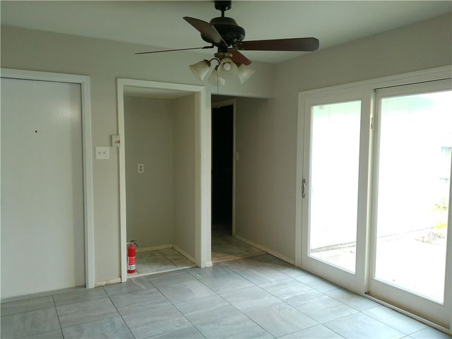 1902 Tara Dr, Corpus Christi, TX 78412