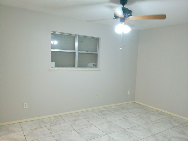 1902 Tara Dr, Corpus Christi, TX 78412