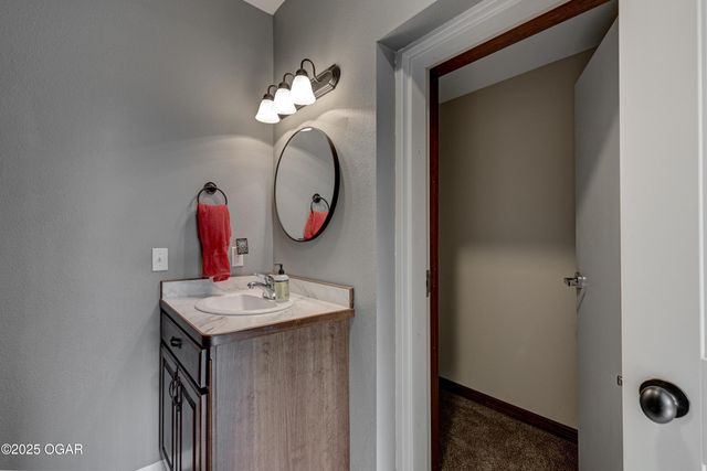 3027 S Winfield Avenue, Joplin, MO 64804