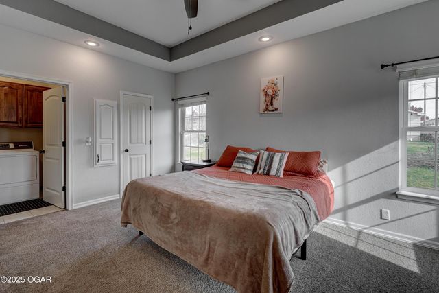 3027 S Winfield Avenue, Joplin, MO 64804