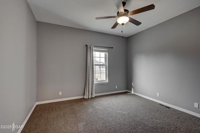 3027 S Winfield Avenue, Joplin, MO 64804