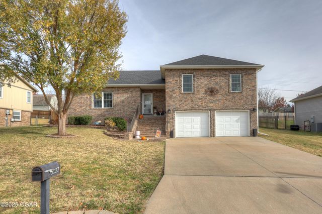 3027 S Winfield Avenue, Joplin, MO 64804