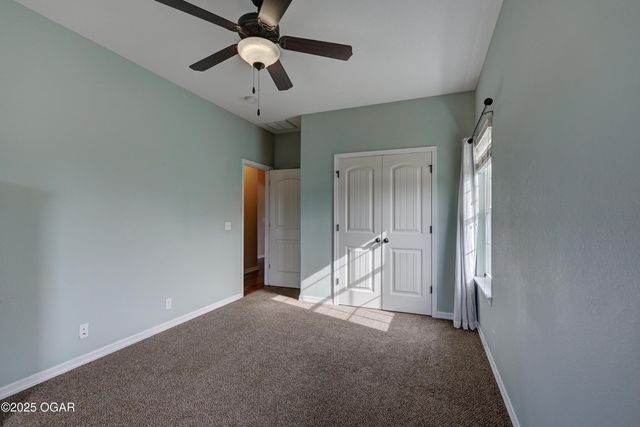 3027 S Winfield Avenue, Joplin, MO 64804