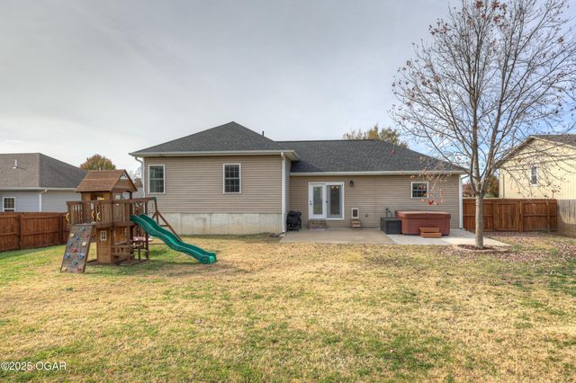 3027 S Winfield Avenue, Joplin, MO 64804