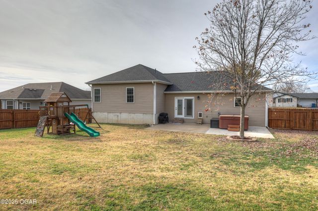 3027 S Winfield Avenue, Joplin, MO 64804