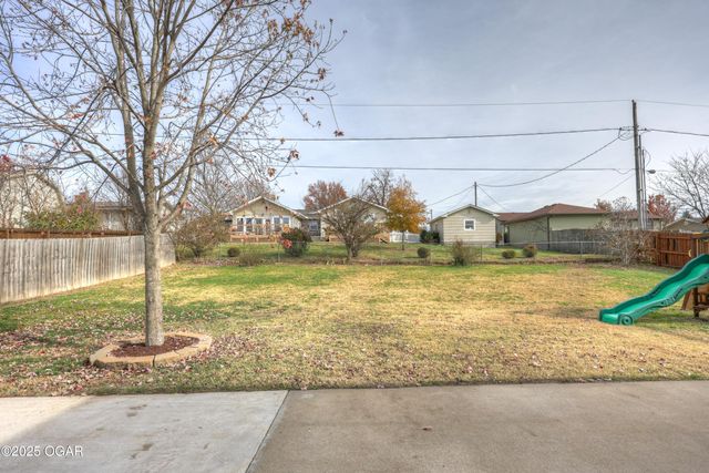 3027 S Winfield Avenue, Joplin, MO 64804