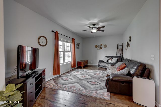 3027 S Winfield Avenue, Joplin, MO 64804