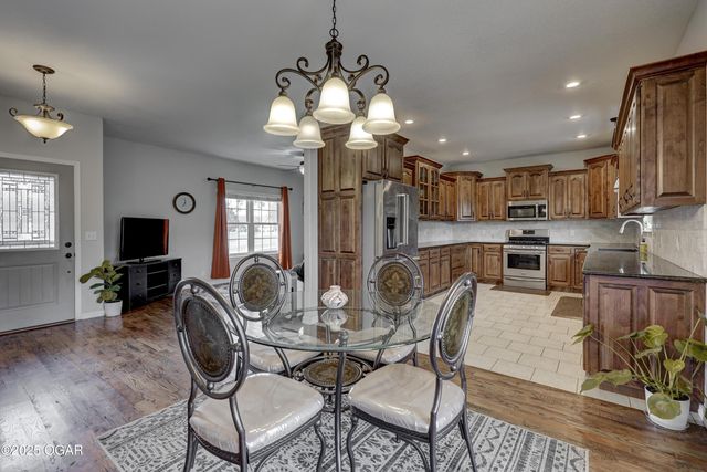 3027 S Winfield Avenue, Joplin, MO 64804