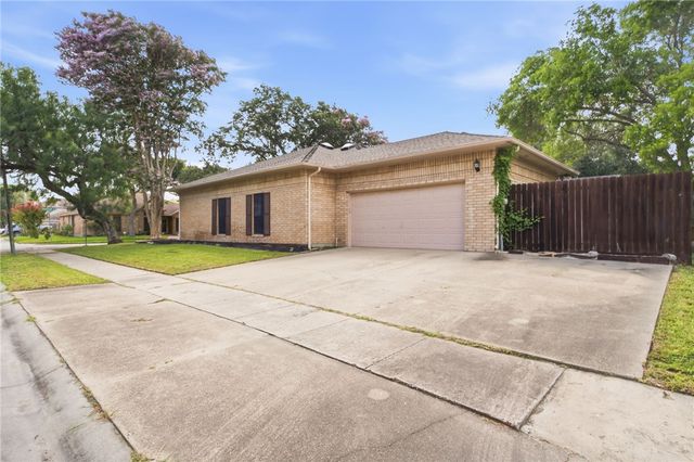 4501 Stony Creek Dr, Corpus Christi, TX 78413