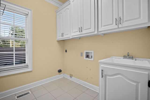 825 Dennis Avenue, Jasper, TN 37347