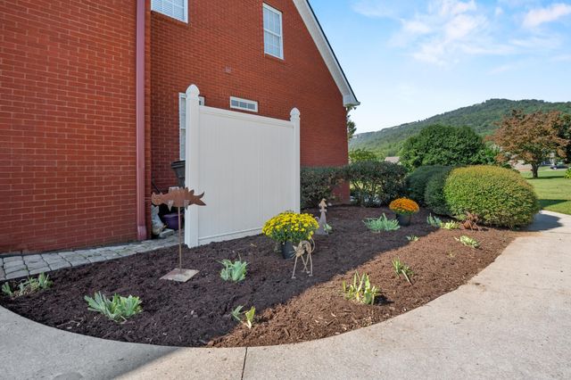 825 Dennis Avenue, Jasper, TN 37347