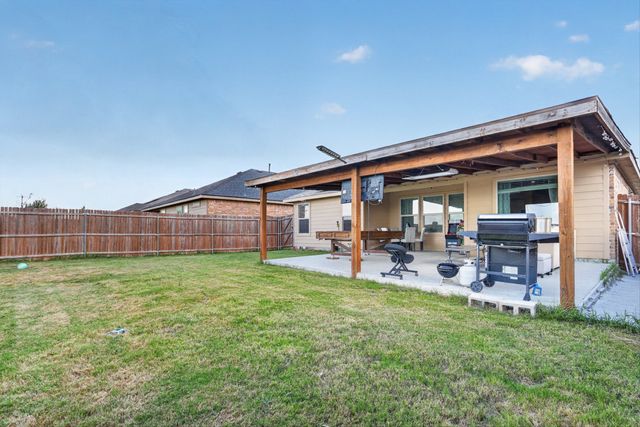 9745 Mint Hill Drive, Fort Worth, TX 76108