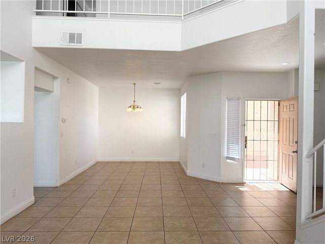 2528 Silver Shadow Drive, Las Vegas, NV 89108