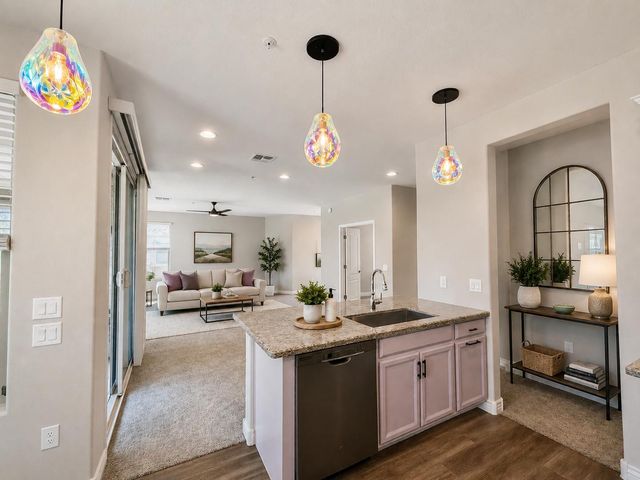 2425 W Bronco Butte Trail, Phoenix, AZ 85085