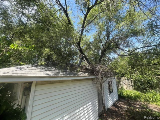 15865 Collingham Drive, Detroit, MI 48205