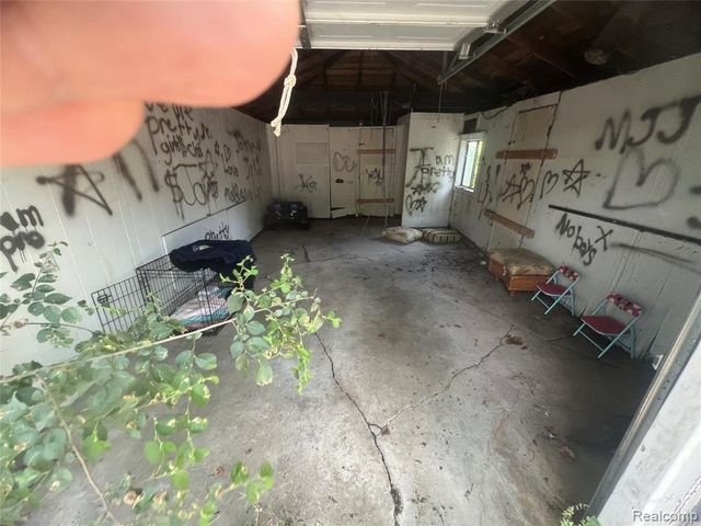 15865 Collingham Drive, Detroit, MI 48205