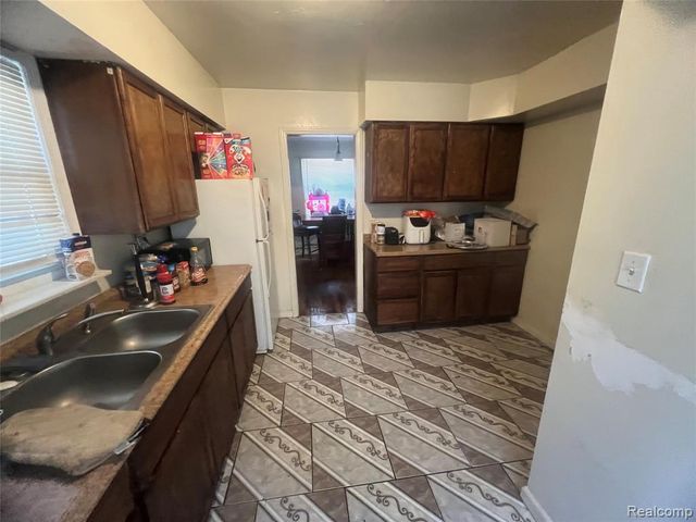 15865 Collingham Drive, Detroit, MI 48205