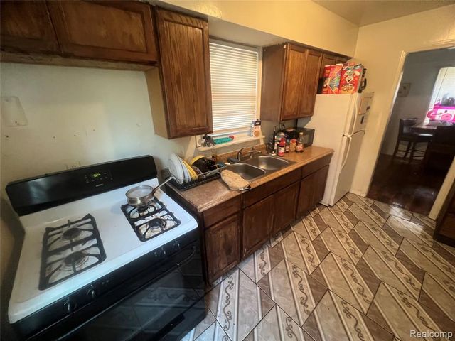 15865 Collingham Drive, Detroit, MI 48205