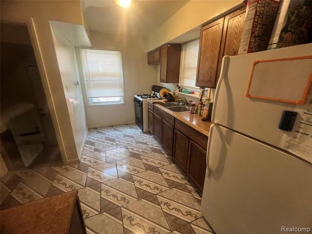 15865 Collingham Drive, Detroit, MI 48205