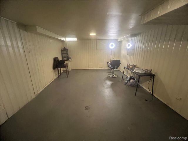 15865 Collingham Drive, Detroit, MI 48205