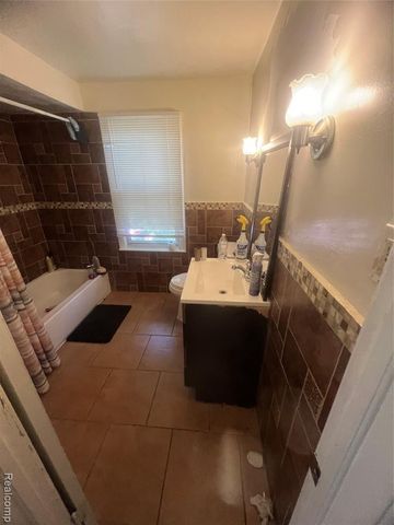 15865 Collingham Drive, Detroit, MI 48205
