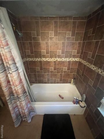 15865 Collingham Drive, Detroit, MI 48205