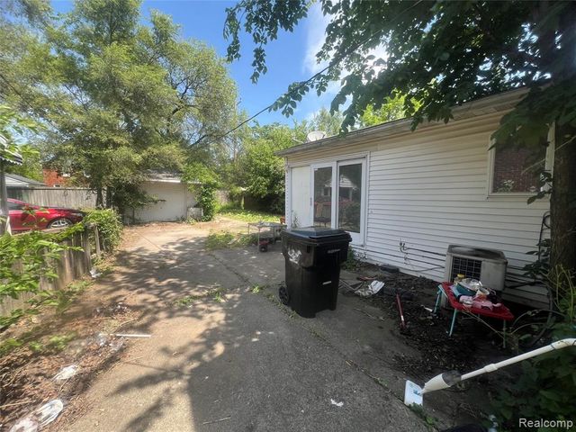 15865 Collingham Drive, Detroit, MI 48205