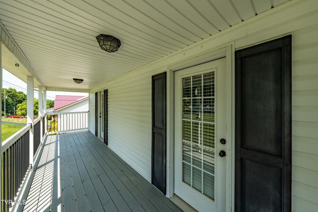 193 River Road, Bluff City, TN 37618