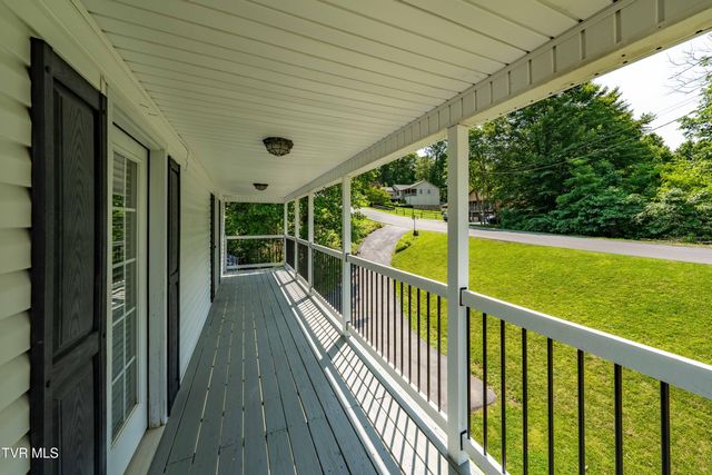 193 River Road, Bluff City, TN 37618