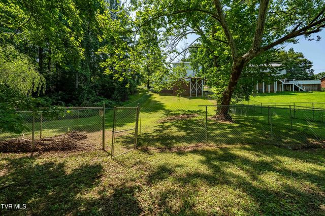 193 River Road, Bluff City, TN 37618