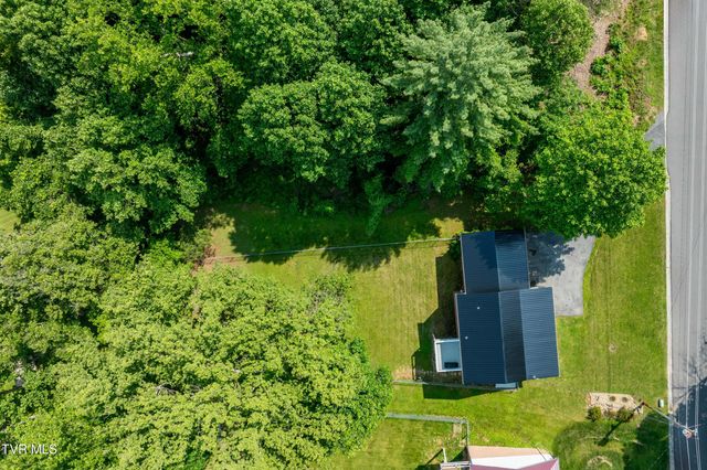 193 River Road, Bluff City, TN 37618