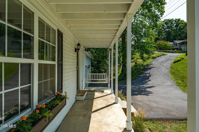193 River Road, Bluff City, TN 37618