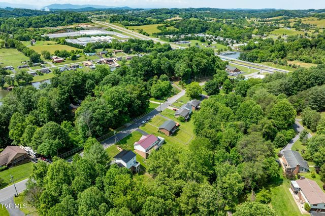 193 River Road, Bluff City, TN 37618