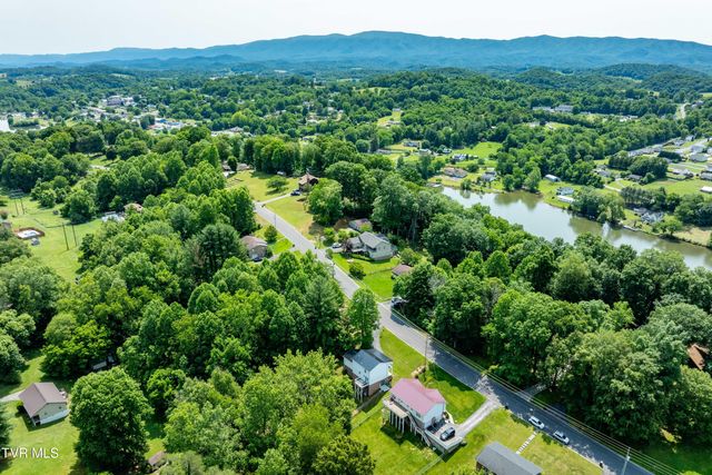 193 River Road, Bluff City, TN 37618