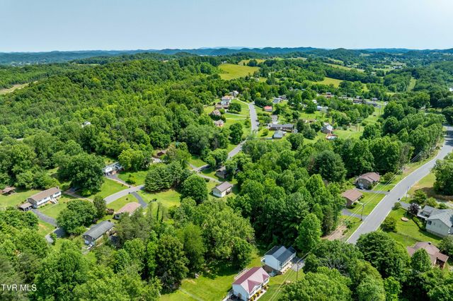 193 River Road, Bluff City, TN 37618