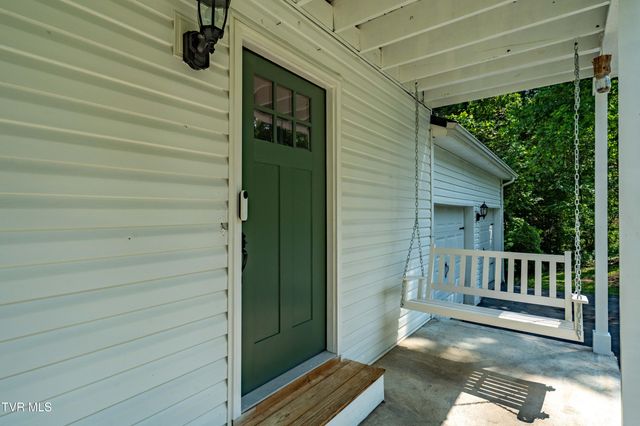 193 River Road, Bluff City, TN 37618
