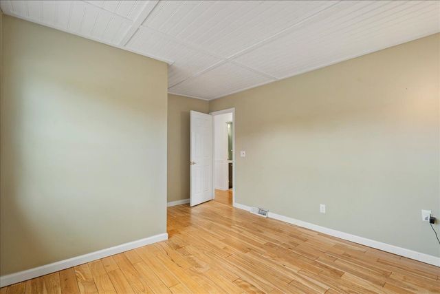 33 Russell Circle, Milton, VT 05468