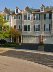 3335 Kentshire Circle, Aurora, IL 60504