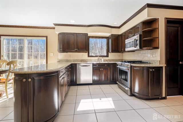 14 Crommelin Court, East Brunswick, NJ 08816