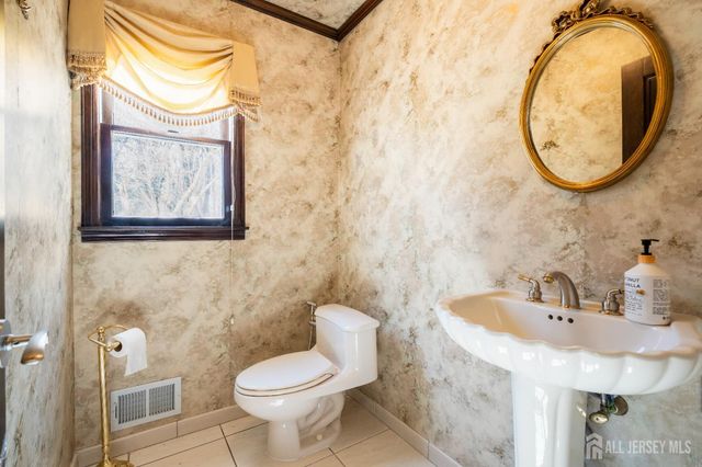 14 Crommelin Court, East Brunswick, NJ 08816